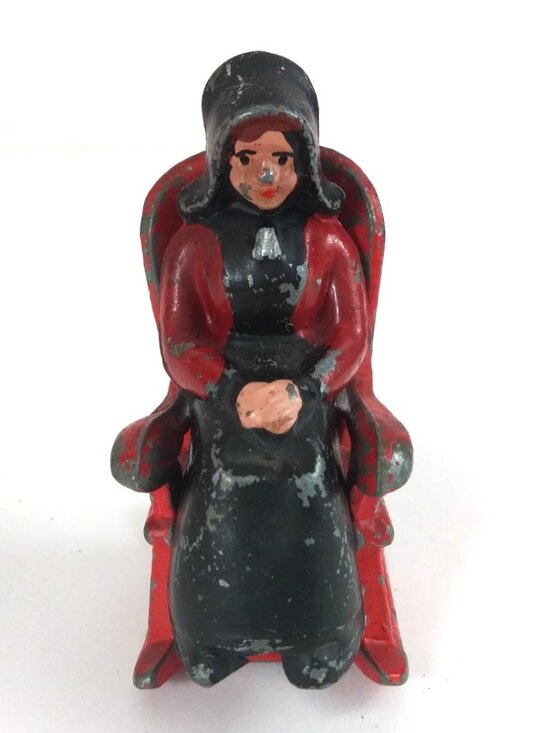 Unbranded Other - Vintage Amish Woman In Rocking Chair Cast iron Salt & Pepper Shakers